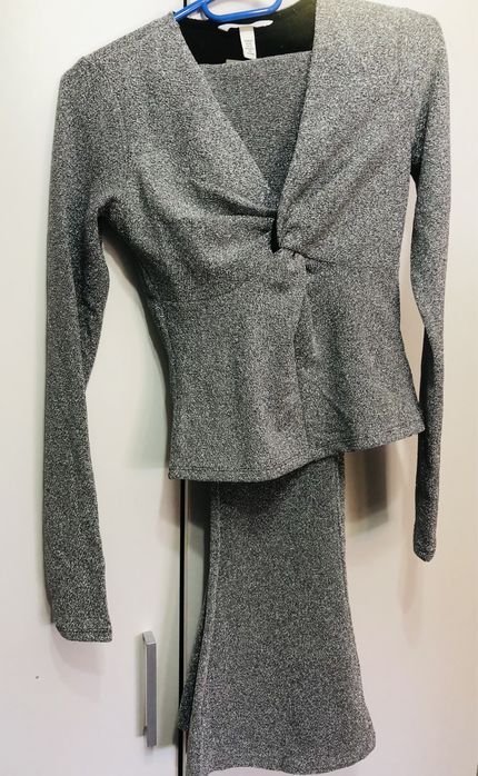 Costum argintiu nou xs