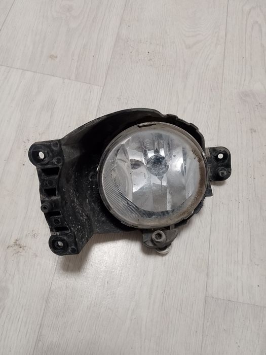 Продам противотуманки 2 штуки