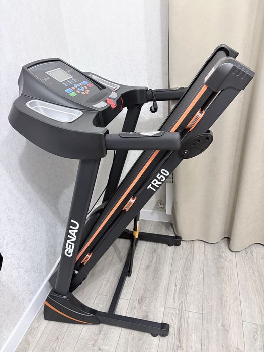 Продам беговую дорожку TR50