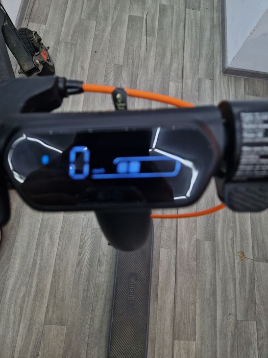 Ninebot eKickScooter E2 PLUS