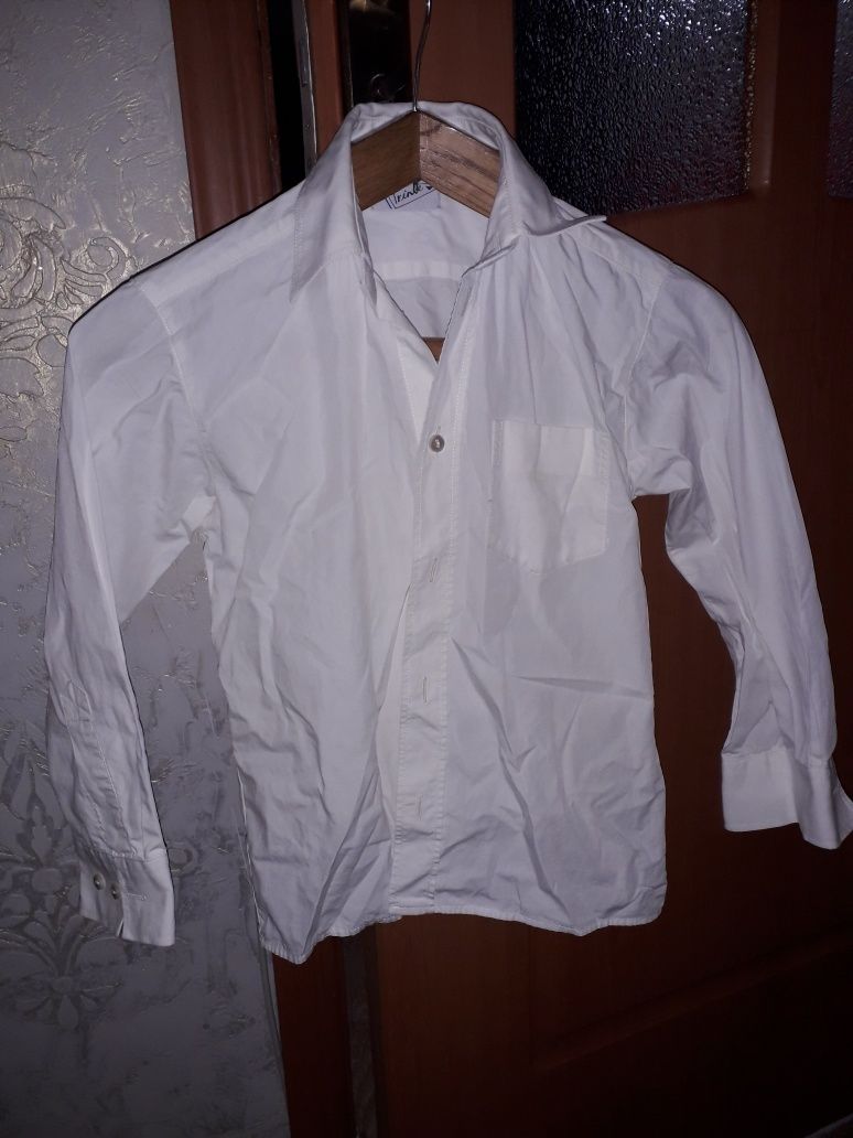 Белые рубашки на мальчика 8-9лет