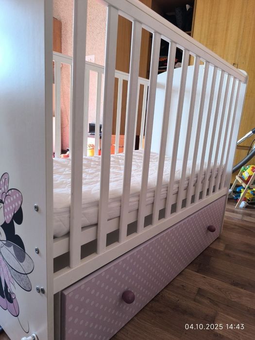 Детская кроватка