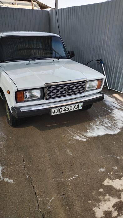 Vaz 2107 sotiladi