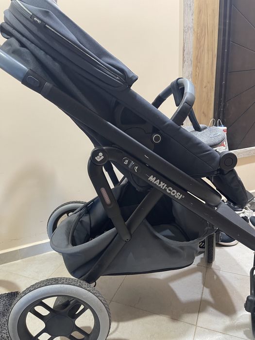 Maxi-Cosi Комбинирана количка Lila XP Essential Black