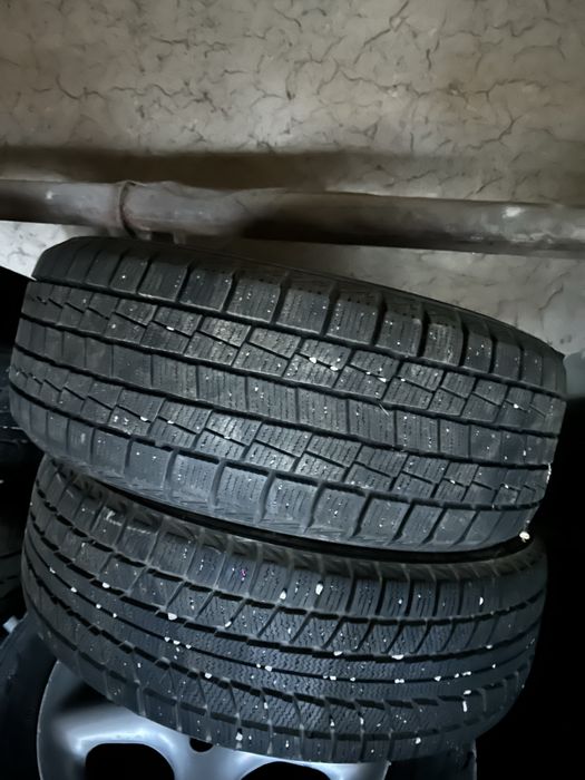 Зимний шина 215/55/17 состоение хорошее