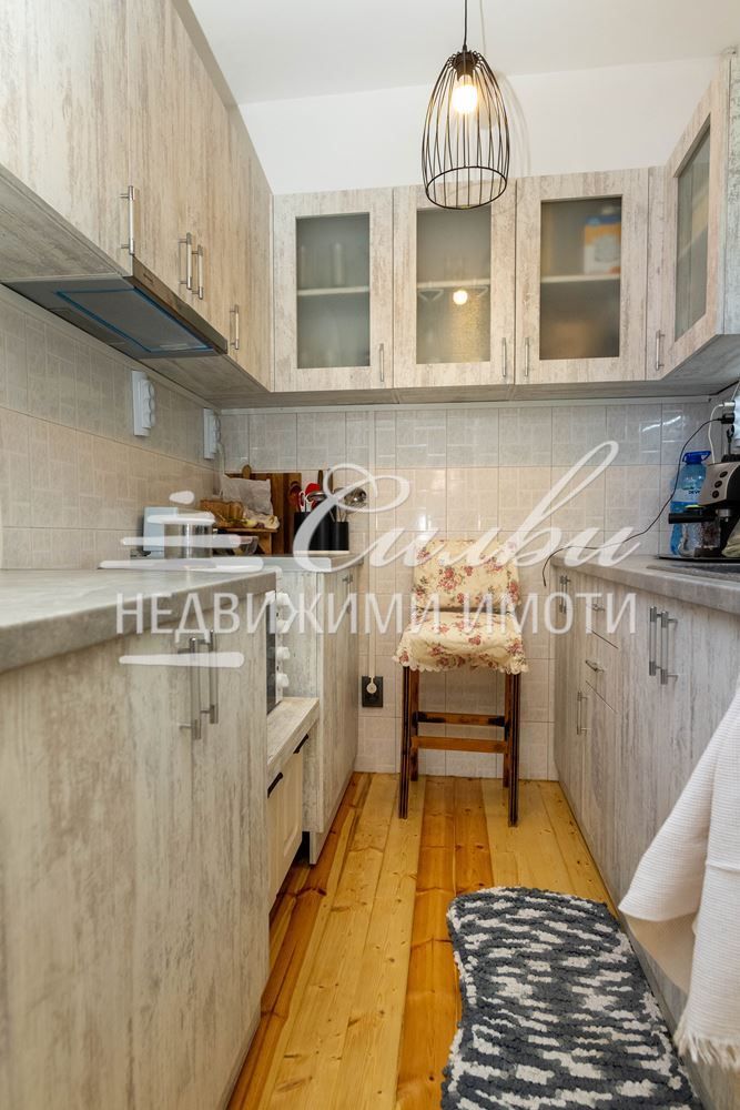Продава се Етаж от къща в Шумен, Център - 137 кв.м за 1296 €/кв.м - Снимка #3