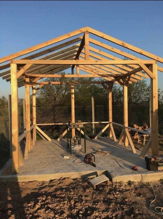 vand Foişoare din lemn masiv - Eleganţă şi rezistență pentru grădina