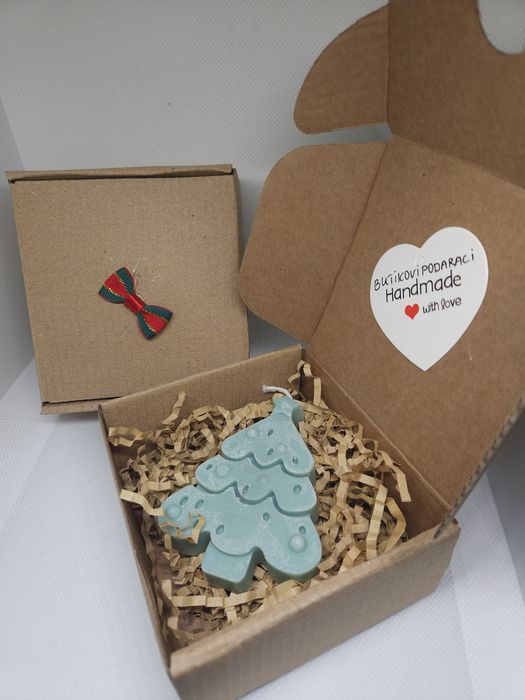 Коледна кутия от соеви свещи със страхотен аромат