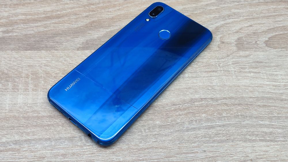 Huawei P20 Lite 64GB Aurora Blue Usor fisurat 199 Lei