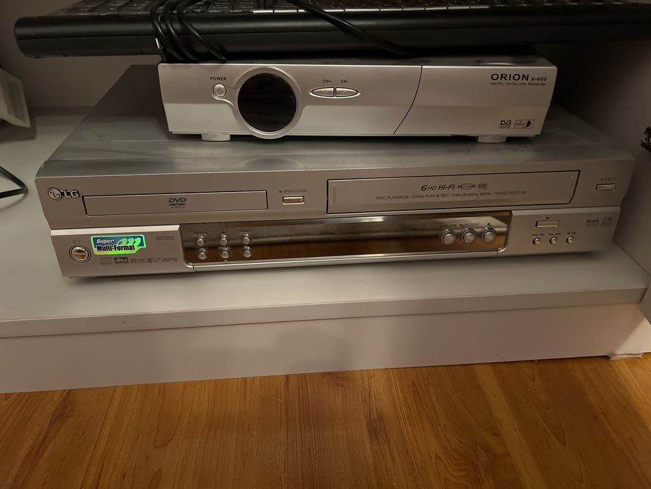 Dvd пригрователь и касетный проигрыватель