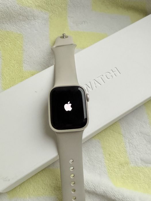 Apple Watch S9 41 mm, цвят Starlight
