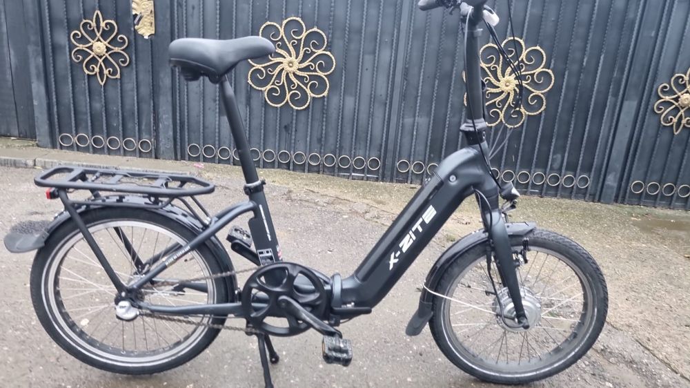 Bigicleta  funcționează  niciun defect  impecabila