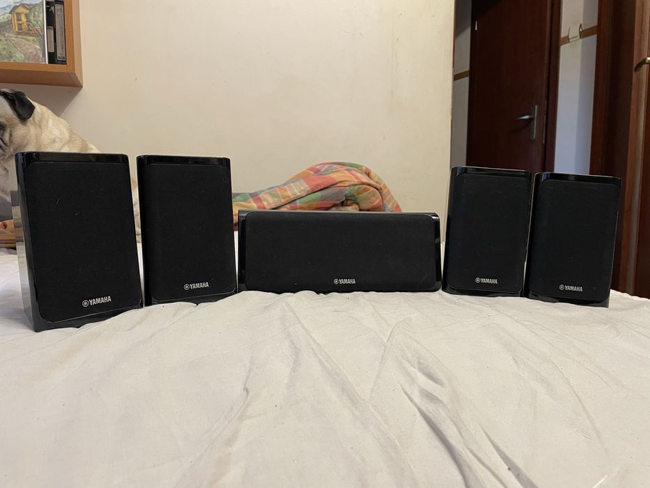 Sistem audio Yamaha 5.1 – Home Theater complet  cu subwoofer activ