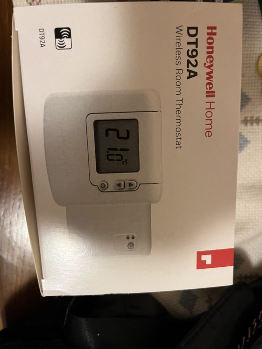 Produs NOU - Termostat wireless Honeywell DT92A