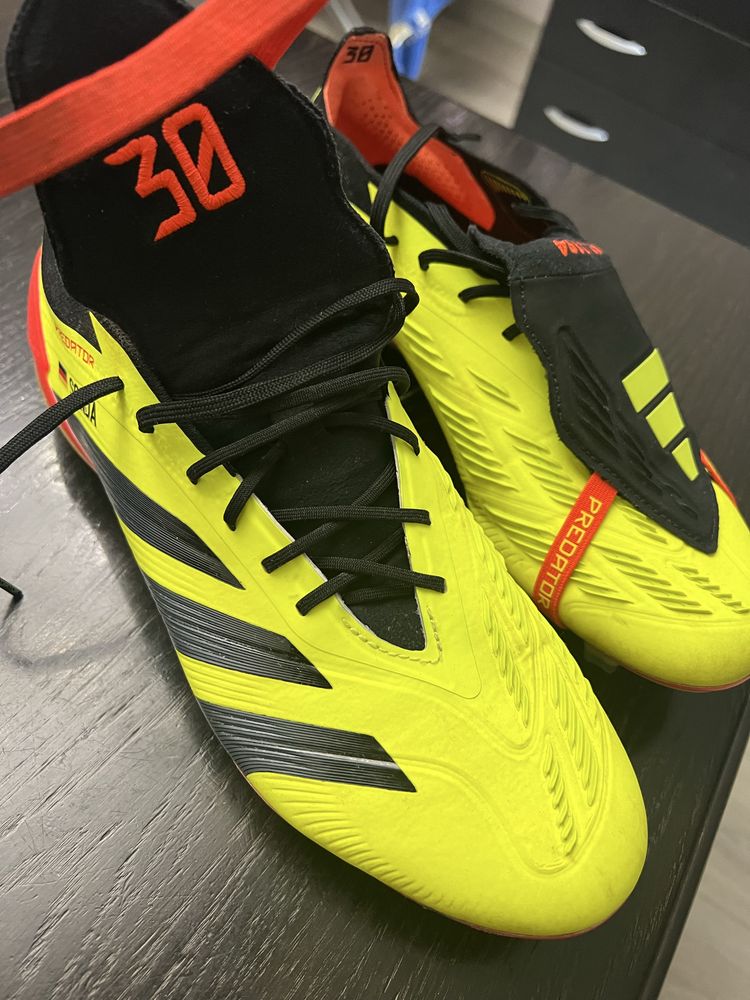 Футбулни бутонки наи новия модел adidas predator 2024