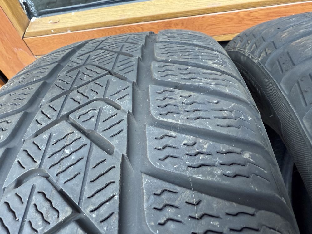4бр. Отлични Зимни Гуми С Борд 205/60R/16 -PIRELLI- DOT:4423-7.6м+4.6м