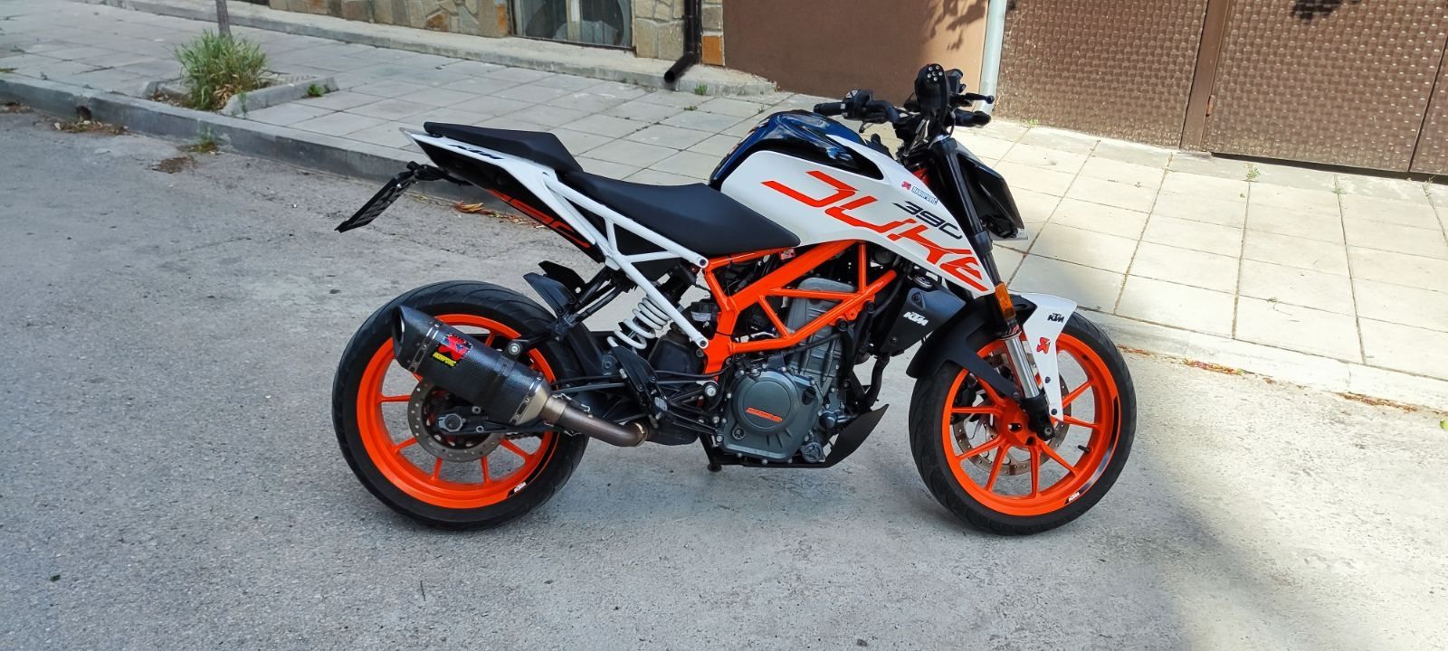 Ktm duke 390 A2.