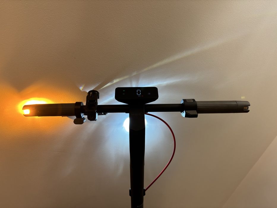 Trotineta electrică Navee S40 puțin folosită