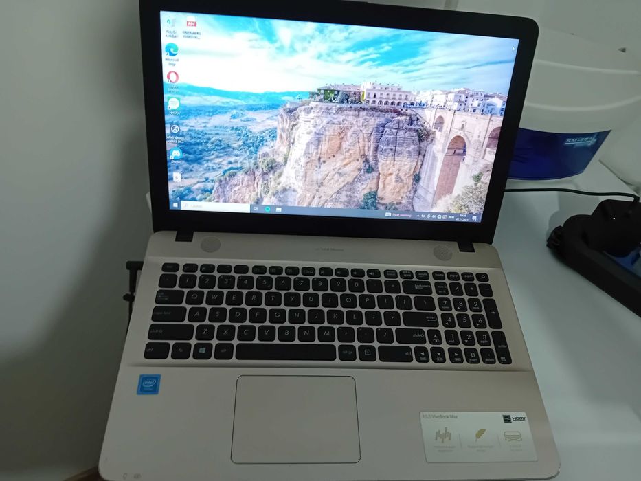 Laptop asus de vanzare
