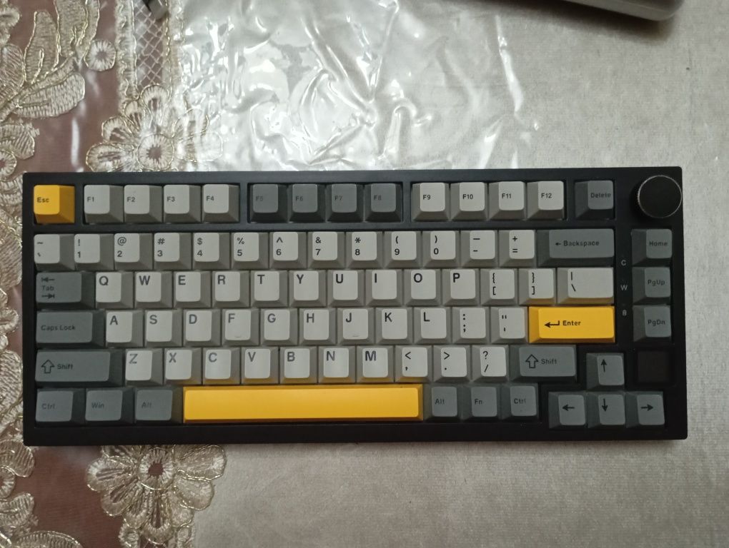 Klavitura AK820PRO