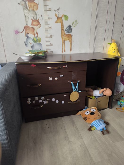 Даром самовывоз Шкаф высота 2 м 170 , 55, тумба