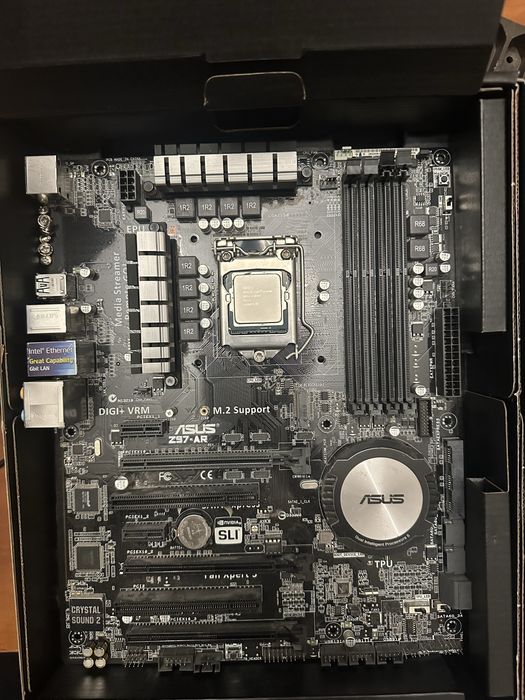 Placa baza Asus Z97-AR+ procesor i5-4690k