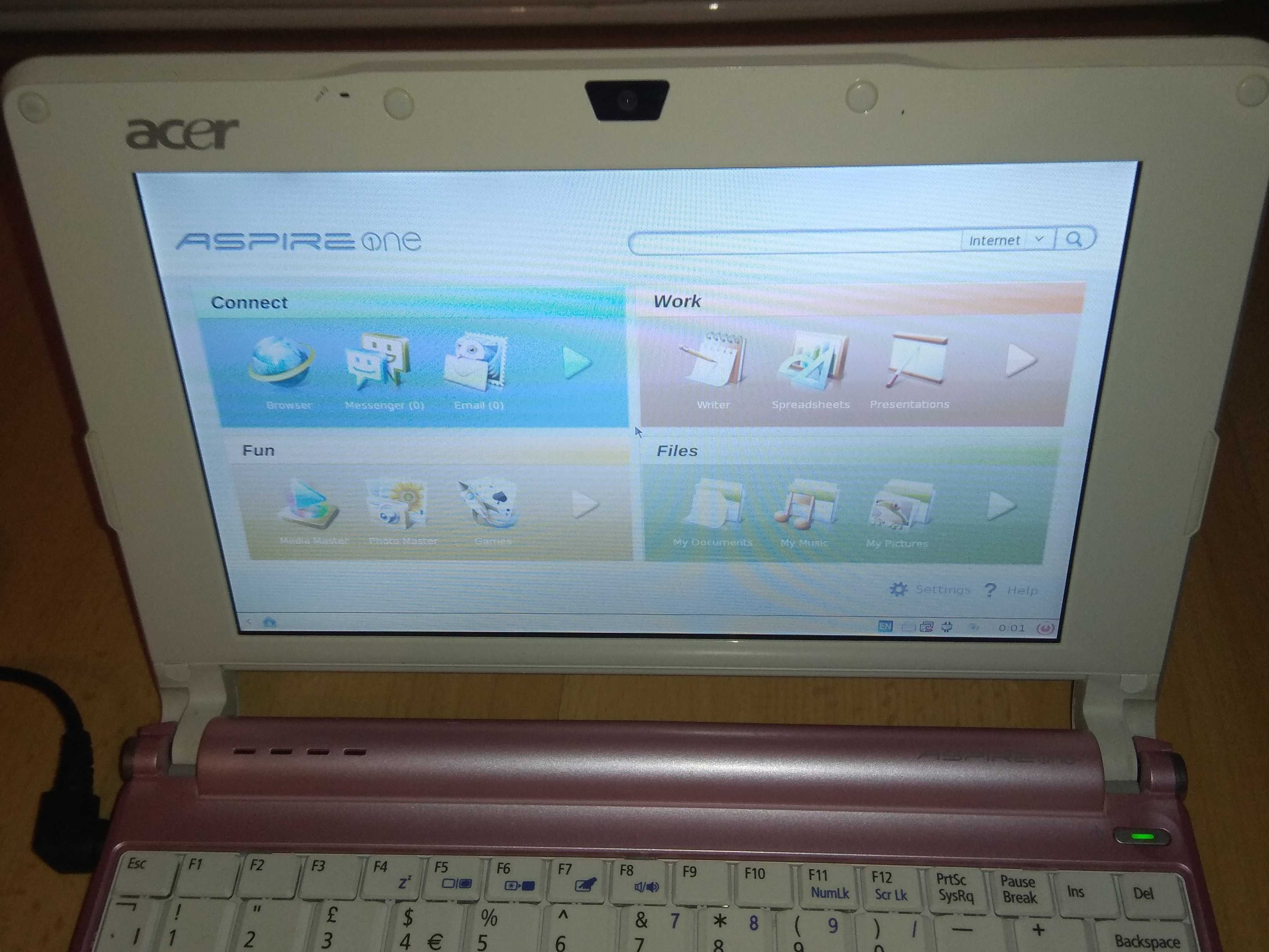 Малък лаптоп Acer Aspire One