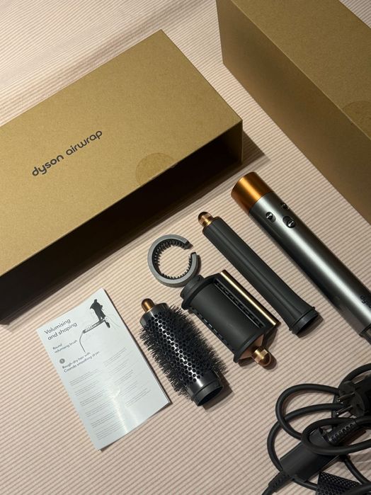 Маша сешоар за коса Multistyler Dyson HSO5