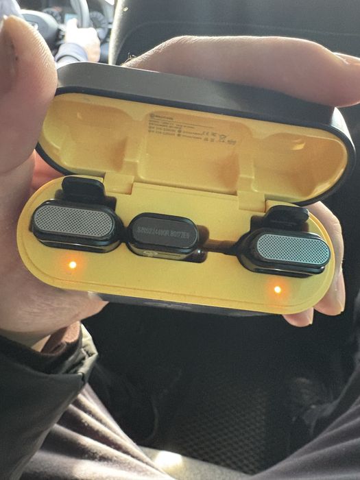 Микрофон Hollyland Lark C1 DUO черный, петлички в отличнгм состояний