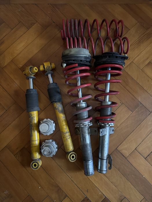 Suspensii de masină sport joase
