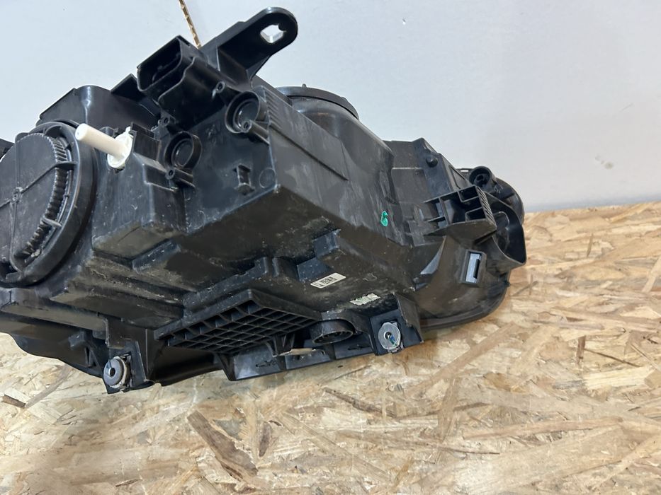 Far faruri bmw X2 F39 led halogen stanga