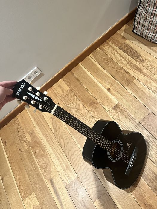 Акустическая гитара