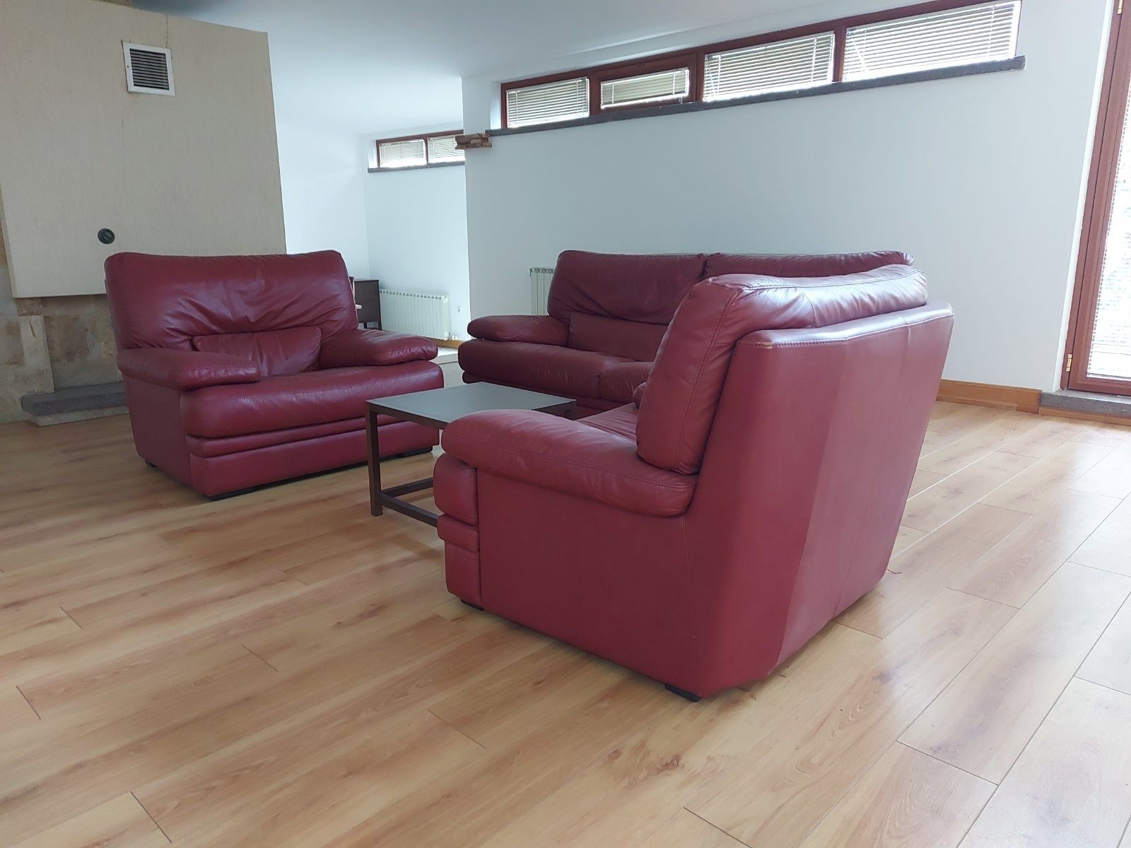 Холни гарнитури - NATUZZI 2000лв./ CHESTERFIEL 3000лв.D