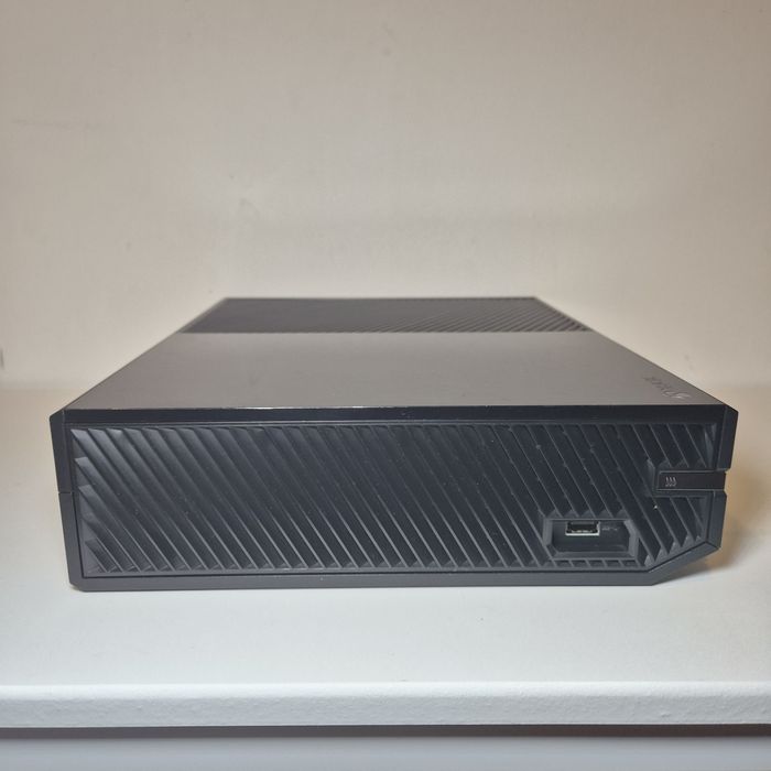 Consolă Xbox One 500GB fără Controller