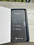Чисто нов телефон Motorola e 13