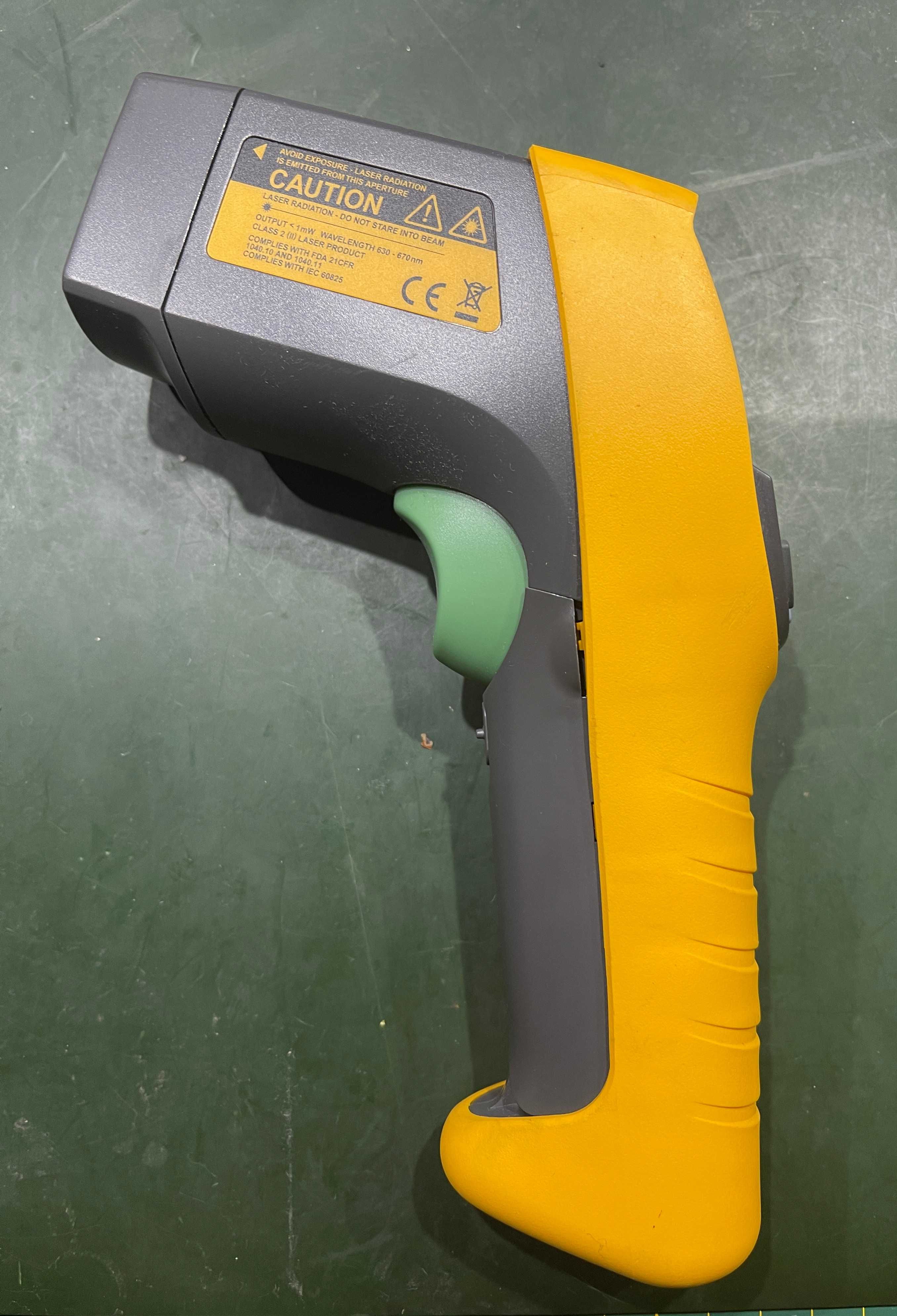 FLUKE 561 цифров термометър