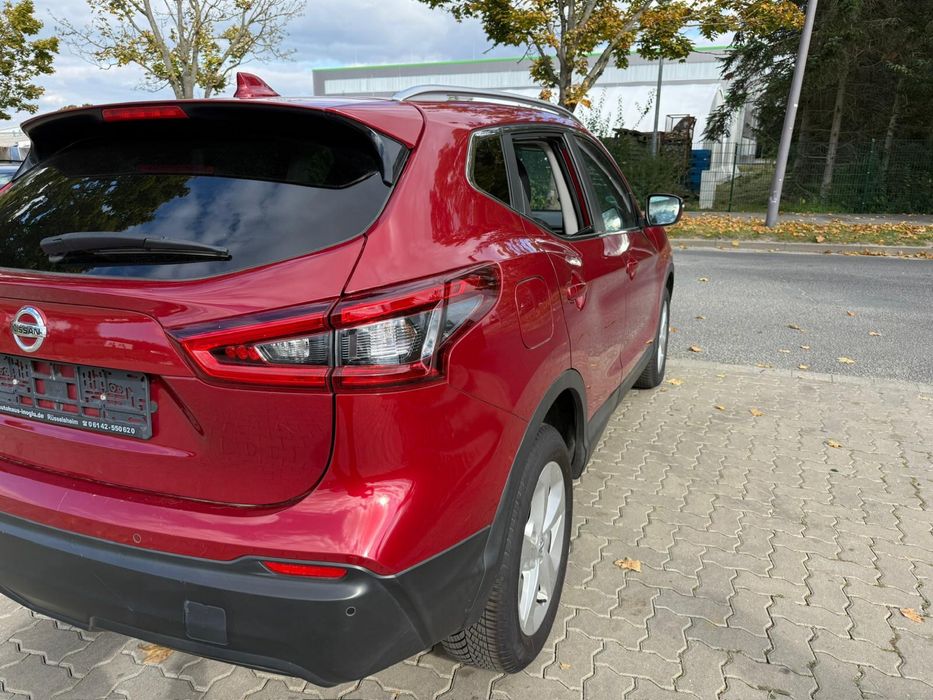 Nisan Qashqai N-Connecta 2017-130000 km Panoramic