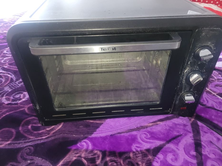 Cuptor Electric Beko și Expresor Cafea Bosh