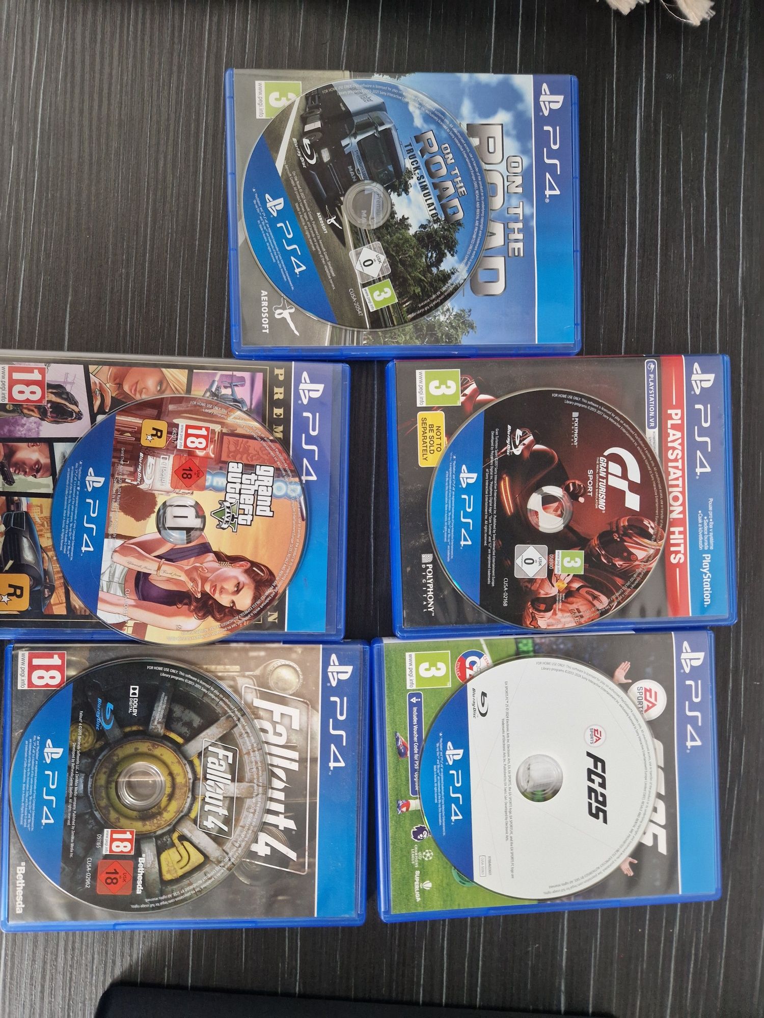 Ps4 slim în stare perfecta !!!Accept și schimb!!!