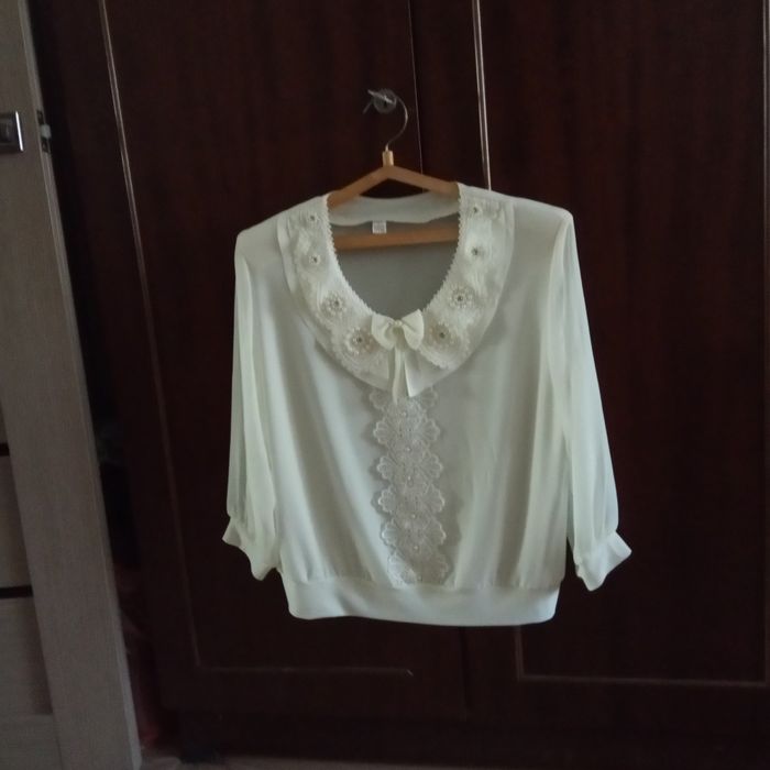 Блузка кремовая новая