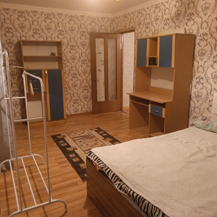 Сдаётся квартира 3х комн. 2-этаж "Рахат".