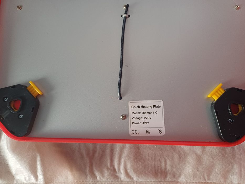 Отоплителна плоча за пилета