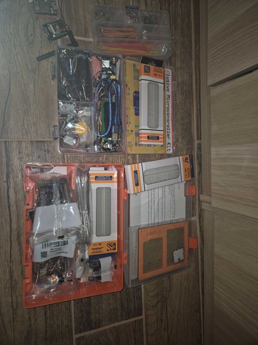 Set complet Arduino + ESP32 + unelte lipit + breadboard-uri + senzori