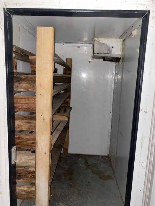 Продам морозильную камеру