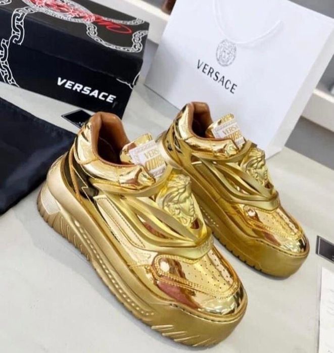 Versace odissea aurii