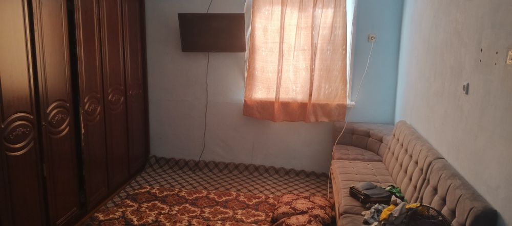 Дом сотилади центрда