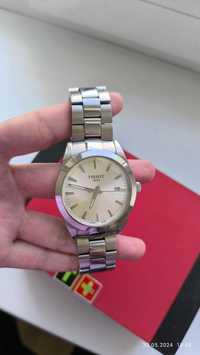 Продам мужские часы Tissot. Покупалa в Swiss time.