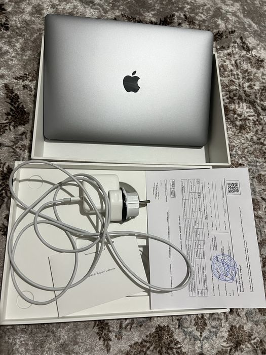 Apple MacBook Air 13” 2020, 8/256, Отличное состояние