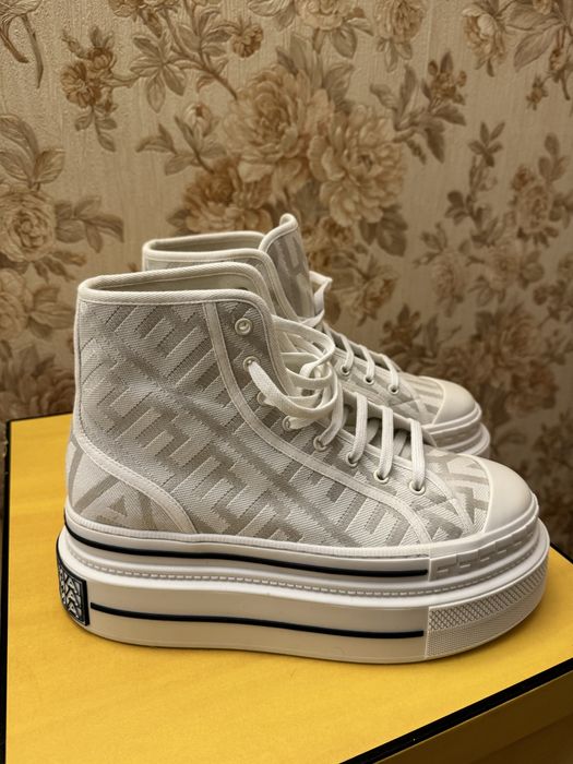 Bascheti Fendi noi originali