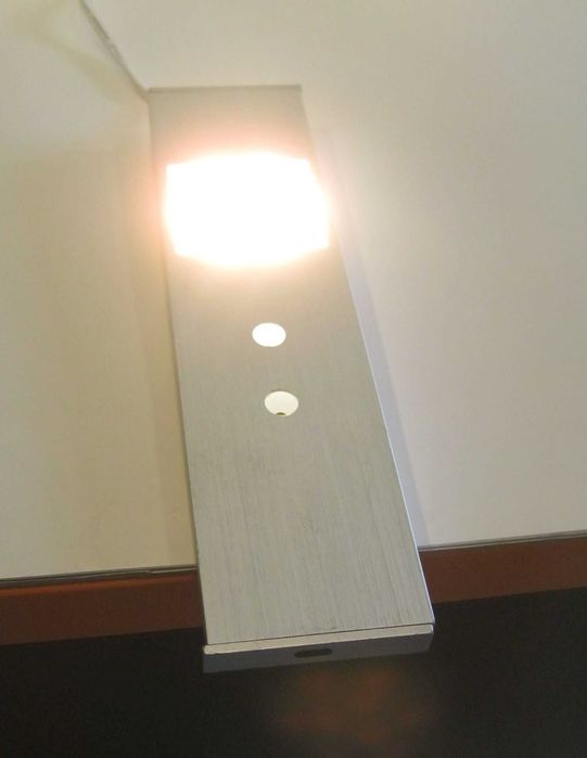 Lampa LED cu senzor